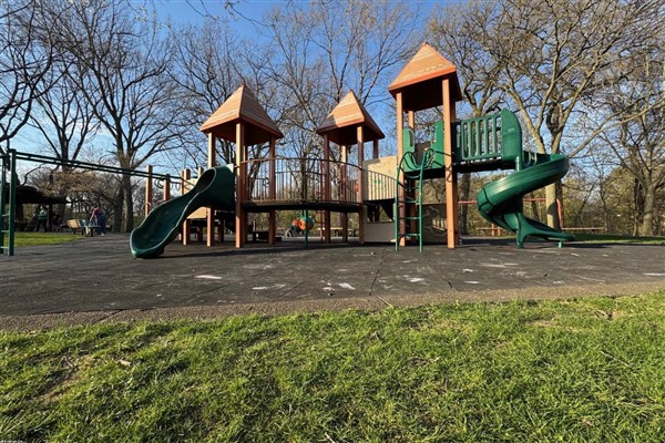 Inauguration de la nouvelle aire de jeux du parc
